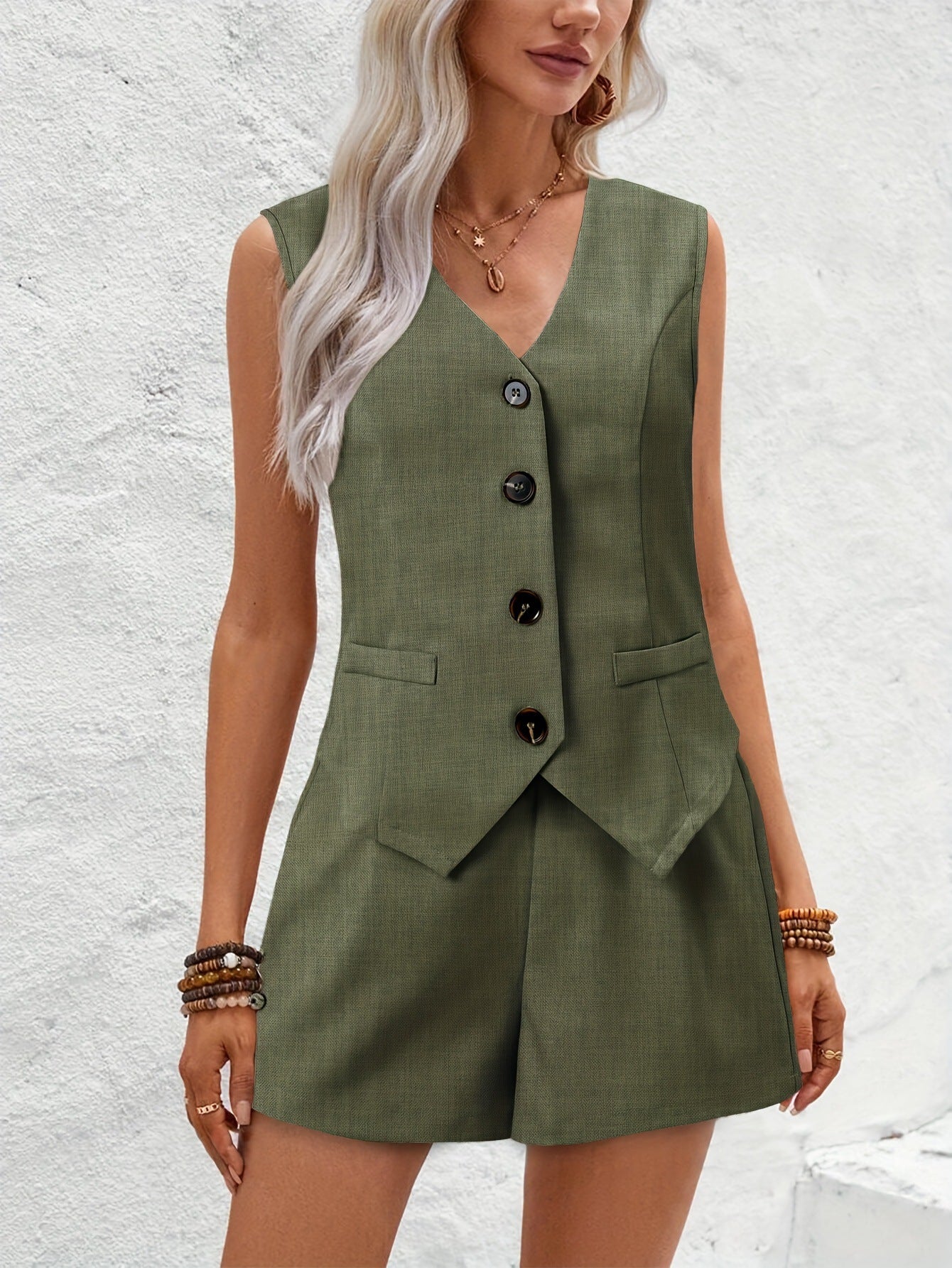 2025 new elegant commuting V-neck button-decorated vest shorts