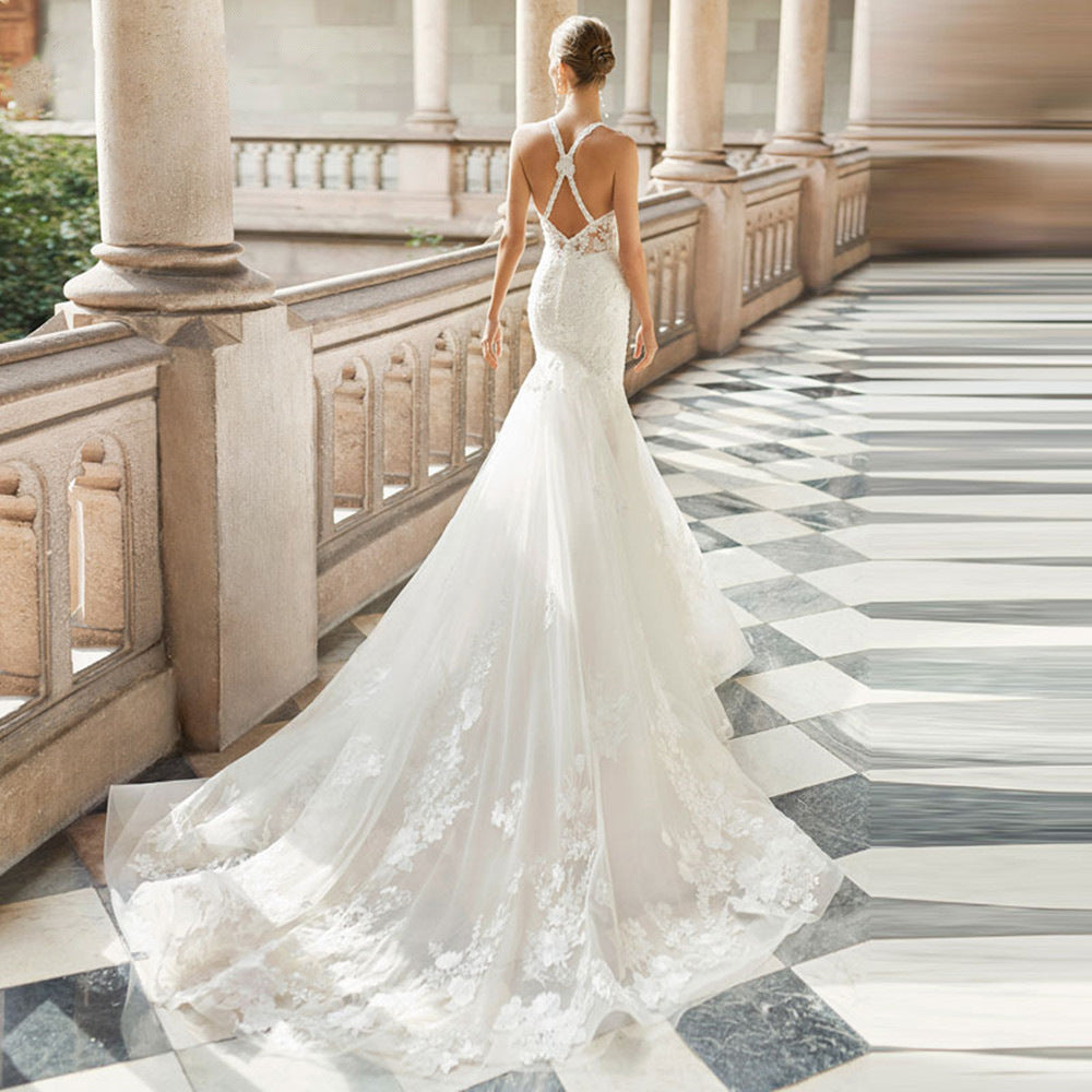 Light wedding dress French high-end lace luxury heavy fishtail wedding dress 2024 summer new bride sling slim dress