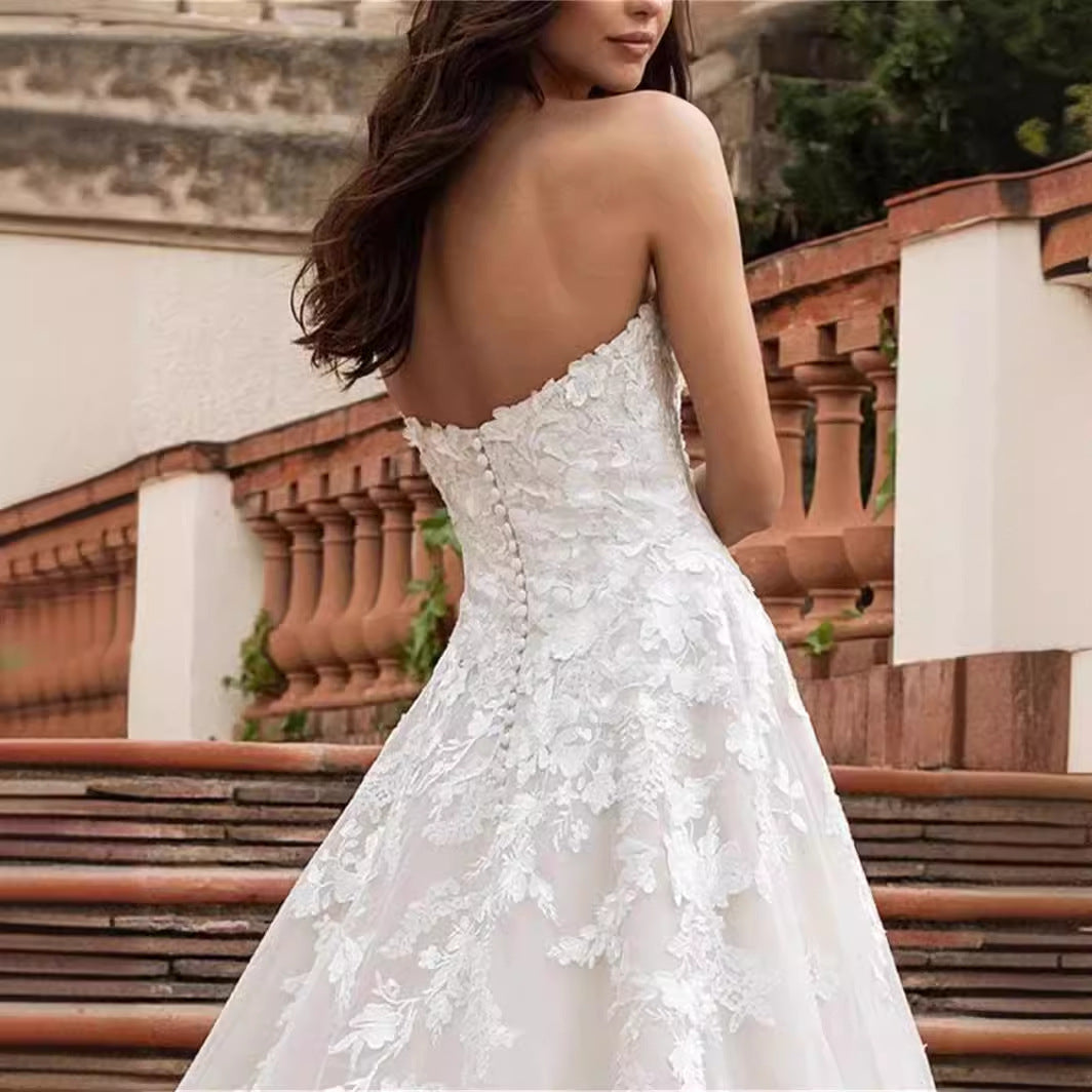 High-grade lace luxury heavy-duty main wedding dress 2024 new bride tube top slimming out of the door yarn trailing color
