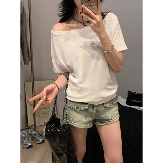 White solid color off-shoulder short-sleeved T-shirt