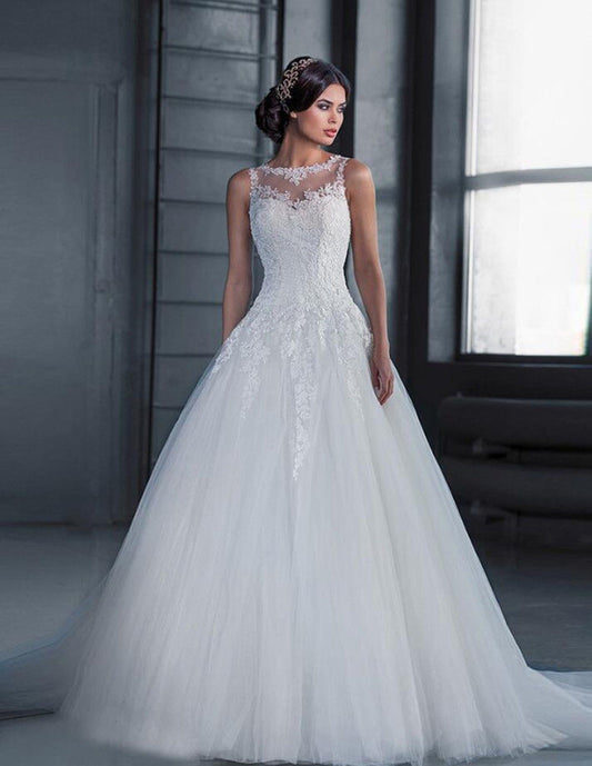French style wedding dress for brides with shoulders, heavy workmanship, fairy-like, sexy, slim and simple dress