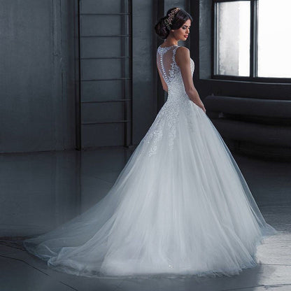 French style wedding dress for brides with shoulders, heavy workmanship, fairy-like, sexy, slim and simple dress